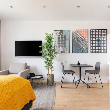 Limehome Wilhelminenstraße Aparthotel 4*