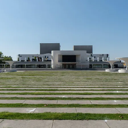 Limehome Wilhelminenstrasse - Digital Access Aparthotel 4*